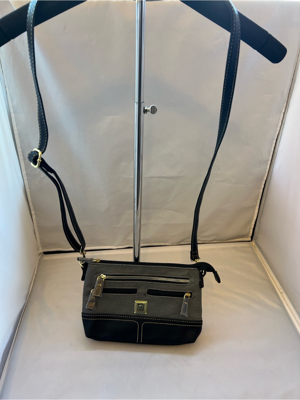 Stone Mountain Chaleuzzo Two-Tone Crossbody Bag in Gray and Black